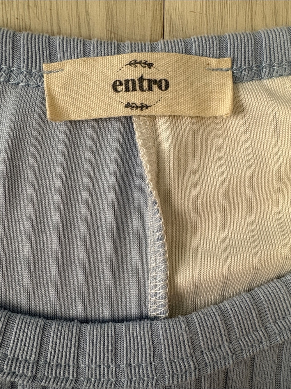ENTRO Light Blue and Cream Ribbed Colorblock Top - Picture 3 of 9
